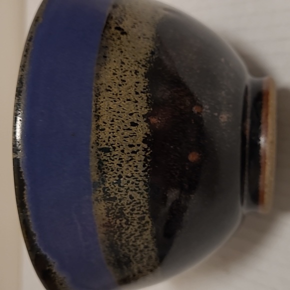 Handmade Signed Pottery Bowl - Picture 9 of 15